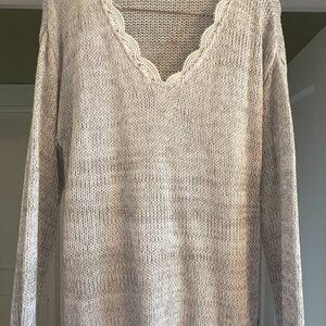 Soft grey sweater, Size Large
